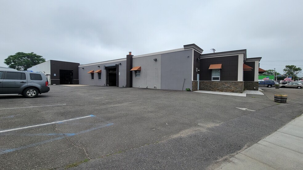 51 Rushmore St, Westbury, NY 11590 Industrial For Lease