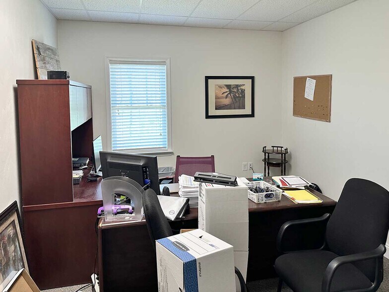 More Photos Of 1120 By Pass Rd, Vinton Medical For Sale