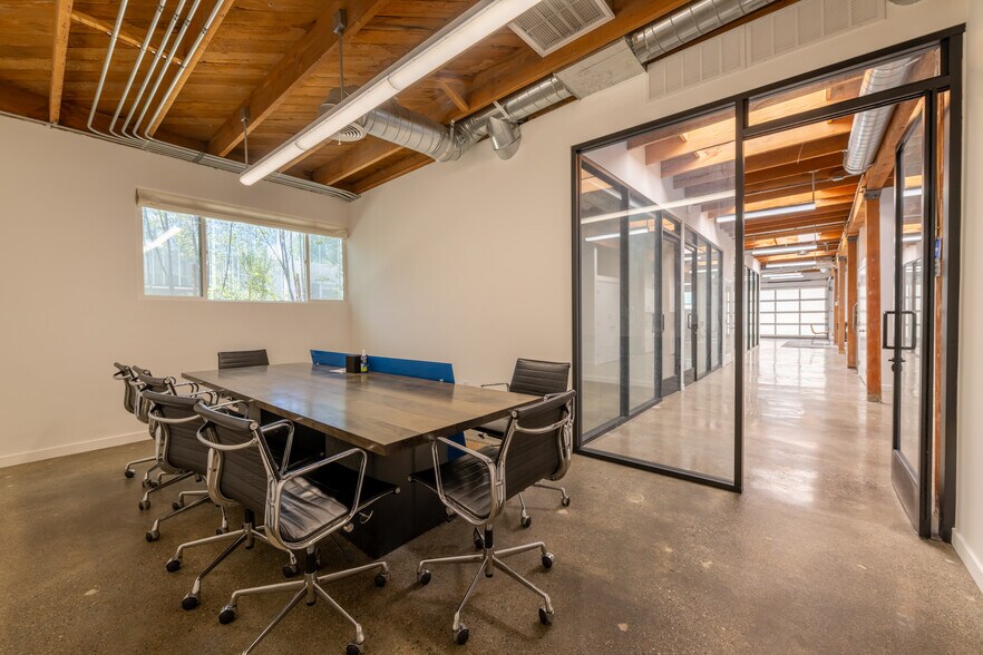 More Photos Of 2842-2912 Colorado Ave, Santa Monica Flex For Lease