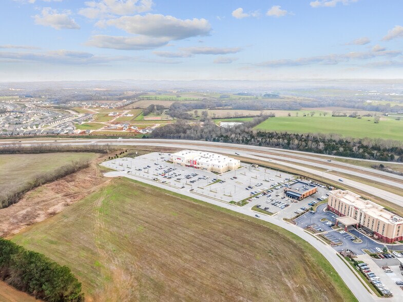 More Photos Of 2068 Crossings Cir, Spring Hill Movie Theatre For Sale