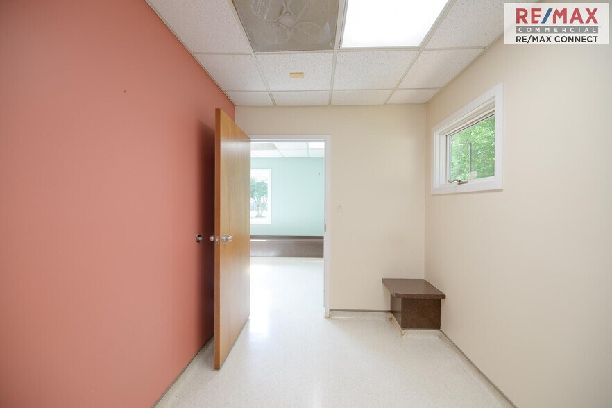 More Photos Of 3440 Hampton Hwy, Yorktown Office For Sale