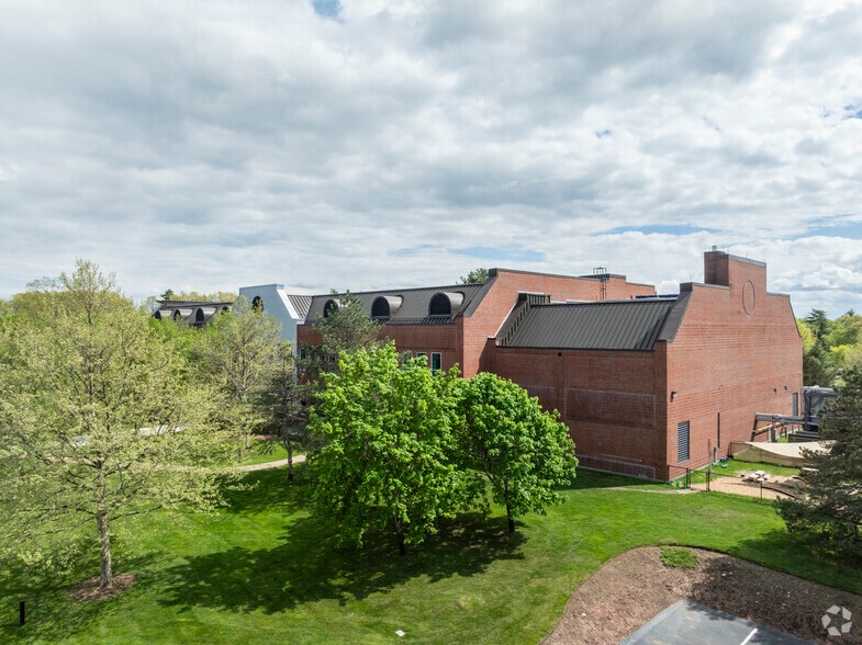 More Photos Of 27 Jackson Rd, Devens Research And Development For Sale