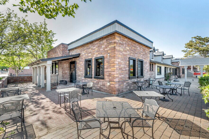 More Photos Of 1555 S Wells Ave, Reno Restaurant For Sale