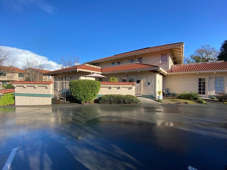 More Photos Of 2500 Vallejo St, Santa Rosa Office For Lease