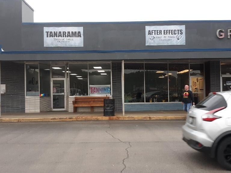 More Photos Of 423-507 Washington St, Ravenswood Storefront For Lease