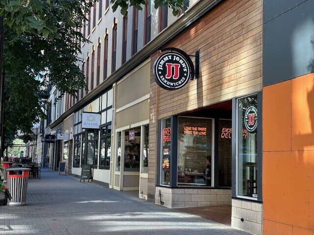 More Photos Of 53 Monroe Center St NW, Grand Rapids Storefront Retail Residential For Lease