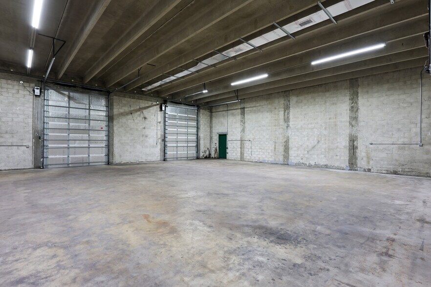 More Photos Of 2605 Kelly Ln, Lake Worth Light Distribution For Lease