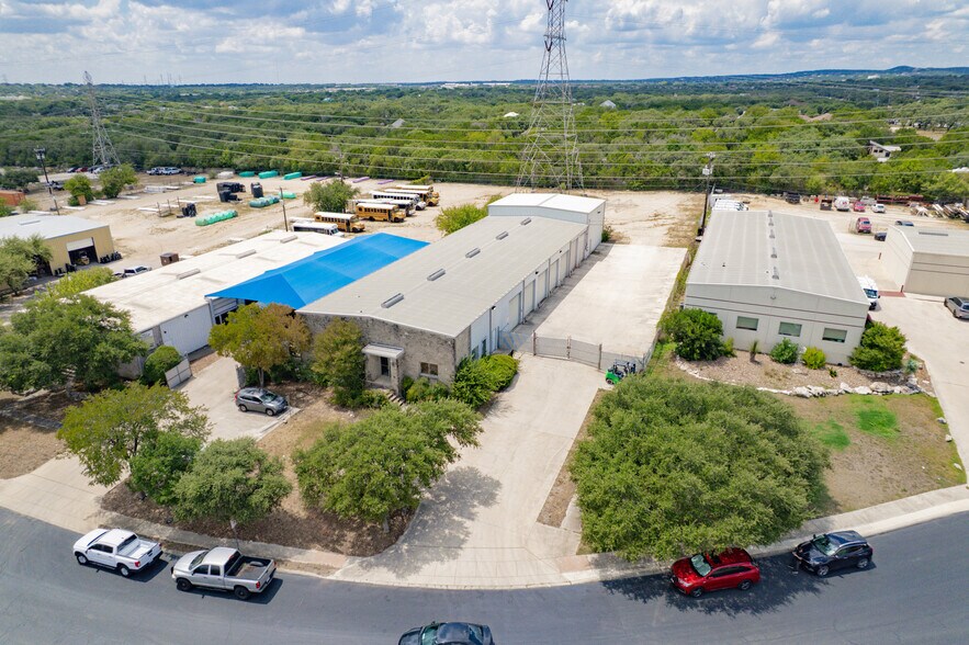 Primary Photo Of 13403 Western Oak Dr, Helotes Warehouse For Lease