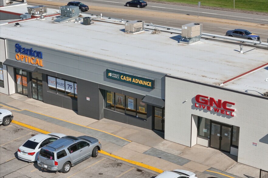 More Photos Of 1505-1527 E San Marnan Dr, Waterloo Unknown For Lease