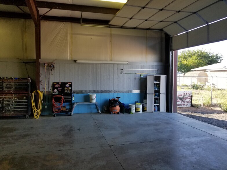 More Photos Of 405 W Vista Dr, Holbrook Service For Sale