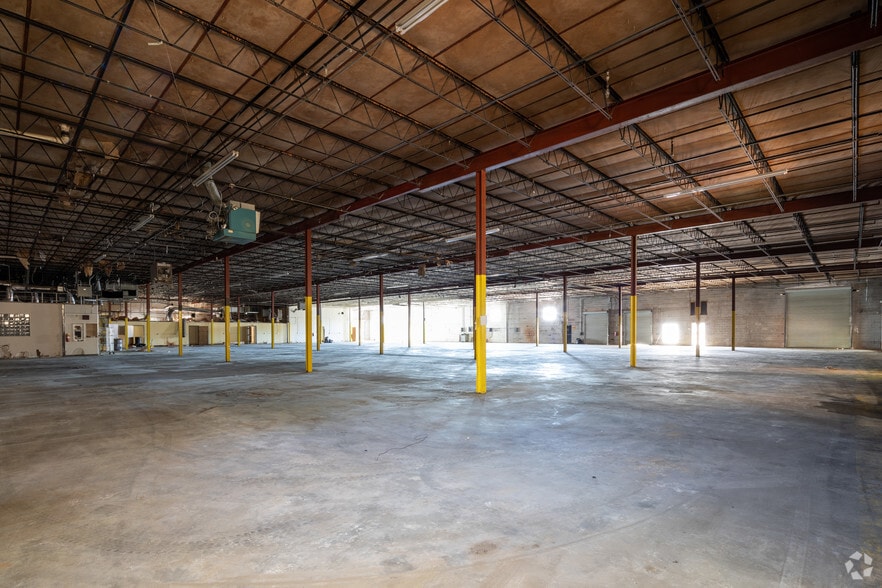 More Photos Of 4445 Wendell Dr SW, Atlanta Distribution For Lease