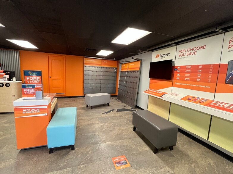 More Photos Of 5906 Prospect Ave, Kansas City Storefront Retail Office For Lease