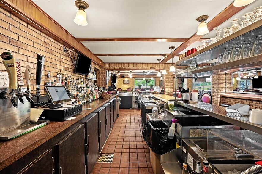 More Photos Of 9512 E Lippincott Blvd, Davison Golf Course Driving Range For Sale