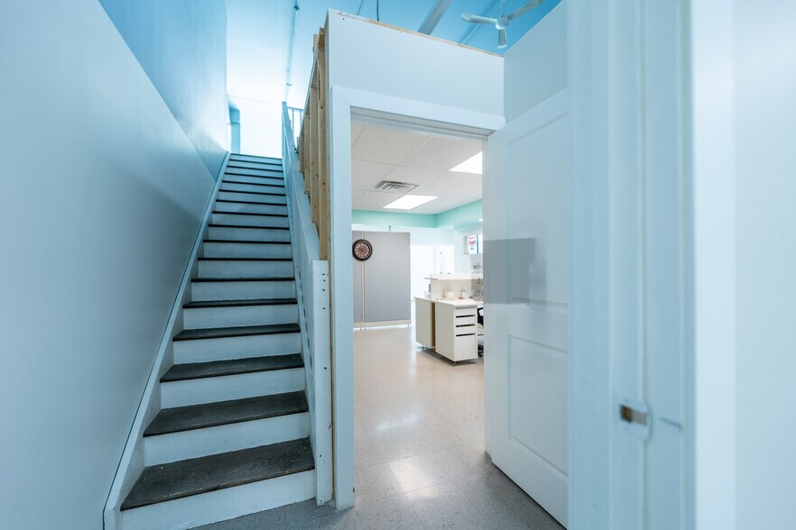 More Photos Of 3160 Parsons Rd NW, Edmonton Office Residential For Sale