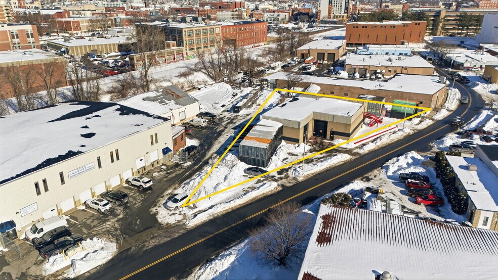 More Photos Of 47 Alley St, Lynn Industrial For Lease