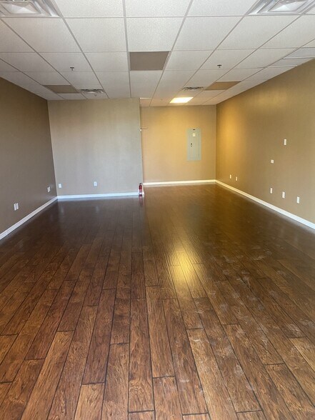More Photos Of 16729 E Palisades Blvd, Fountain Hills Storefront For Sale
