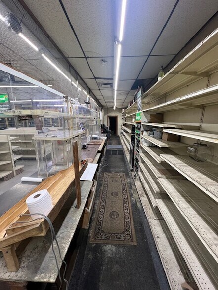 More Photos Of 13900 Meyers Rd, Detroit General Retail For Sale