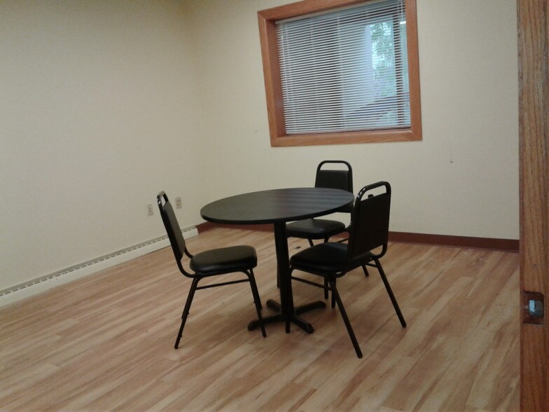 More Photos Of 722 N Grand Ave, Waukesha Office For Sale
