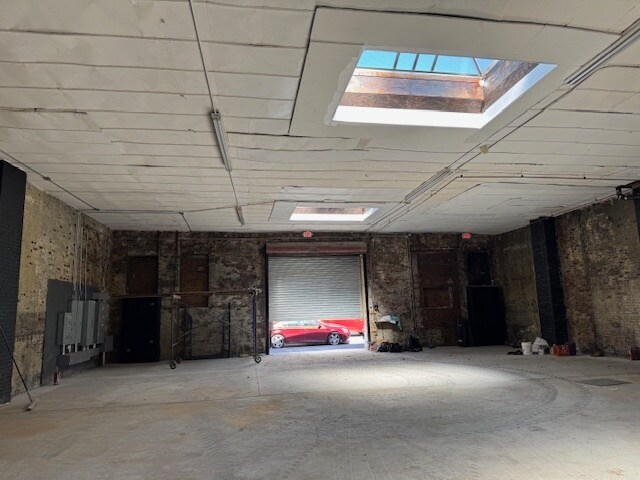 More Photos Of 866 Madison St, Brooklyn Warehouse For Lease
