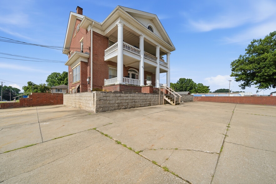 More Photos Of 3727 Lincoln Way E, Massillon Office For Sale