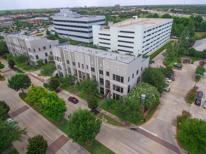 More Photos Of 1423 Lake Pointe Pkwy, Sugar Land Office For Sale