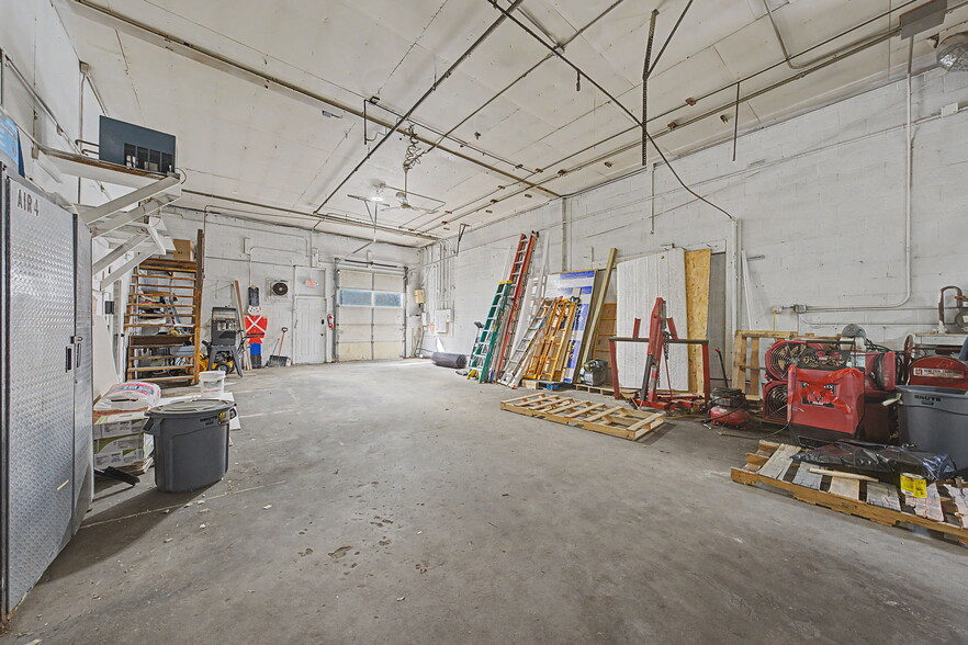 More Photos Of 23 Malcolm St, Morristown Industrial For Sale