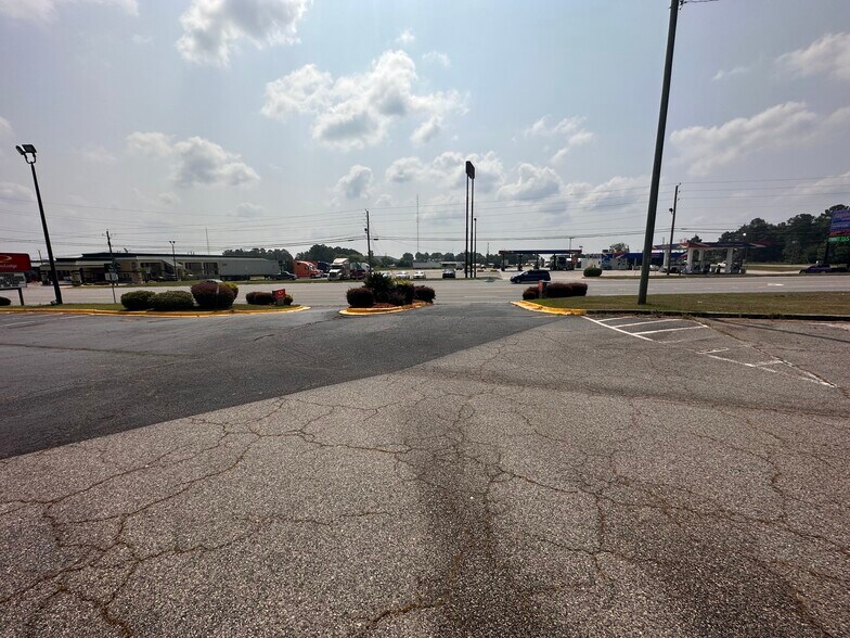 More Photos Of 2123 S Hwy 441, Dublin Restaurant For Sale