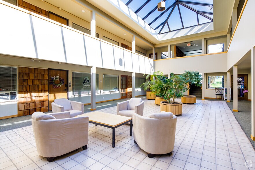 More Photos Of 2006 Hogback Rd, Ann Arbor Coworking Space