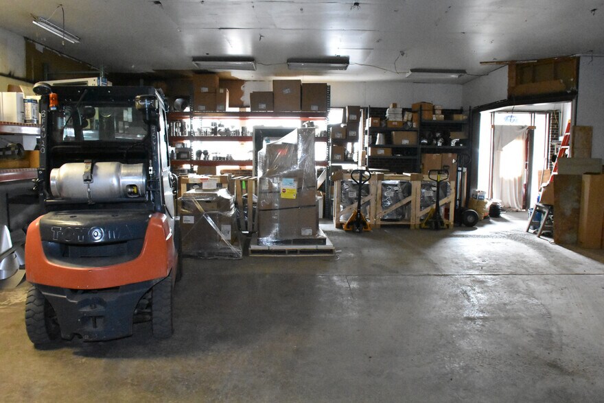 More Photos Of 17275 Shreve Run Rd, Pleasantville General Retail For Sale