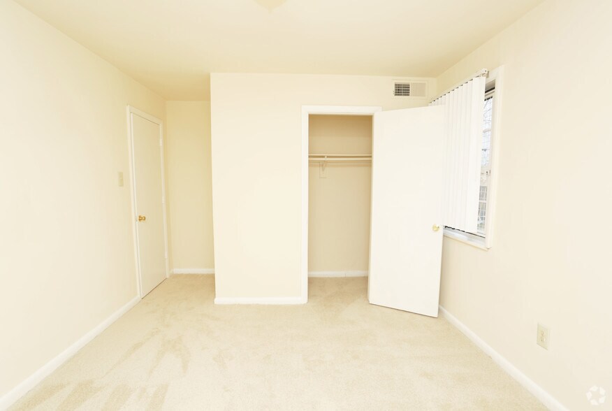More Photos Of 3647 6th St SE, Washington Apartments For Sale