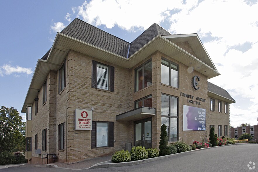 Primary Photo Of 9955 Yonge St, Richmond Hill Medical For Lease