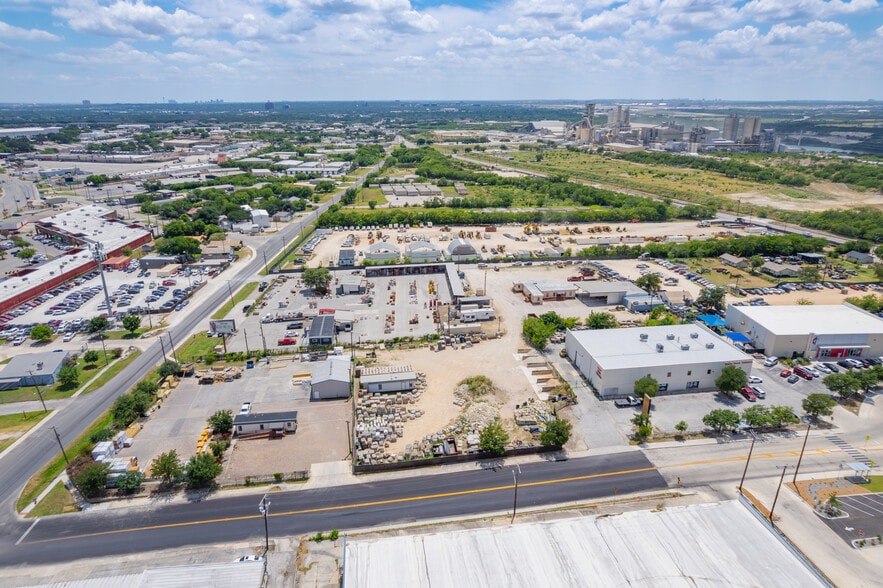 More Photos Of 4350 Naco Pass, San Antonio Service For Sale