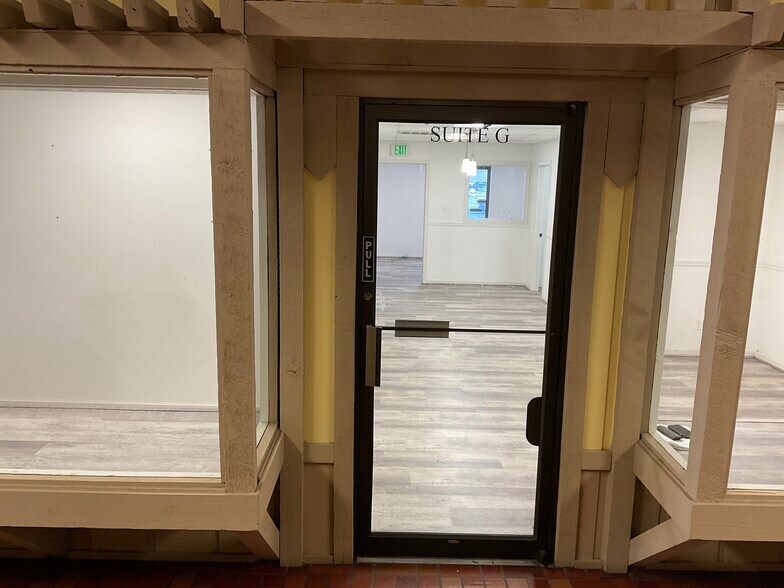 More Photos Of 1650 45th St, Munster Office For Lease