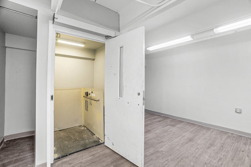 More Photos Of 8200-8358 NW 30th Ter, Doral Warehouse For Lease