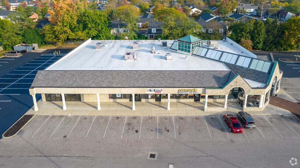 More Photos Of 1126 W Henderson Rd, Columbus Storefront For Sale