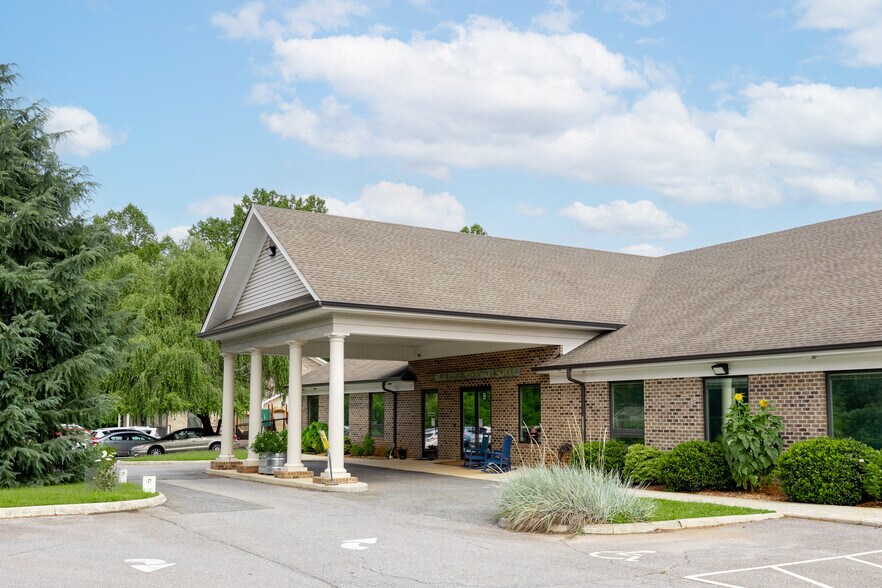 More Photos Of 1071 Woodberry Square Pl, Lynchburg Office For Sale