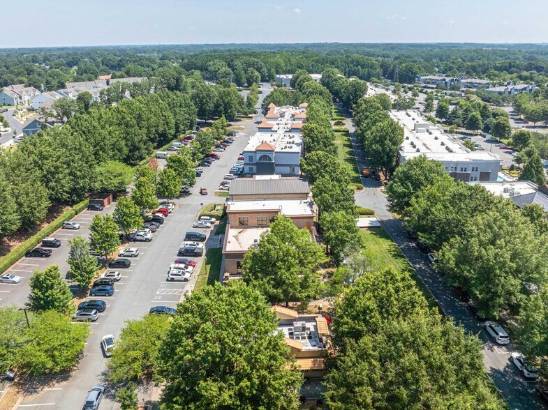 More Photos Of 17029 Kenton Dr, Cornelius Fast Food For Sale