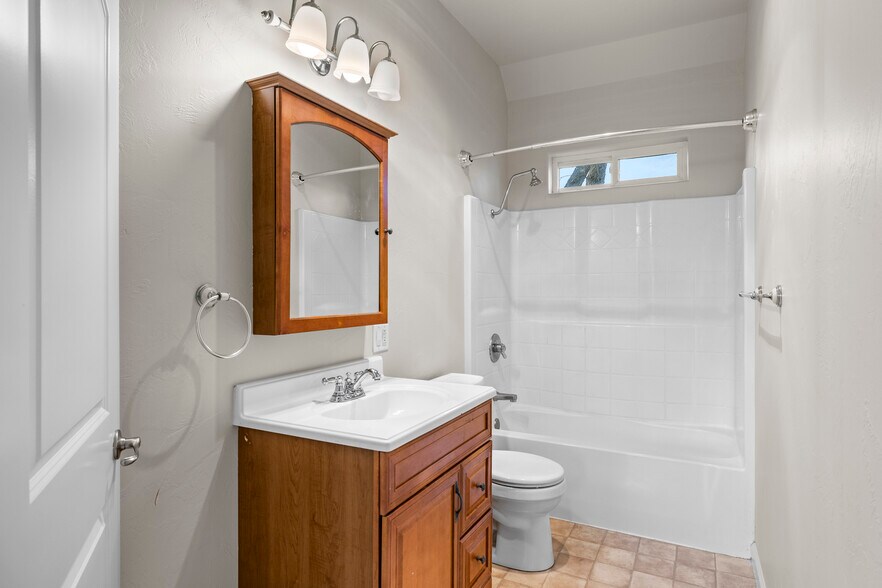 More Photos Of 802 E Vilas Rd, Medford Light Manufacturing For Sale