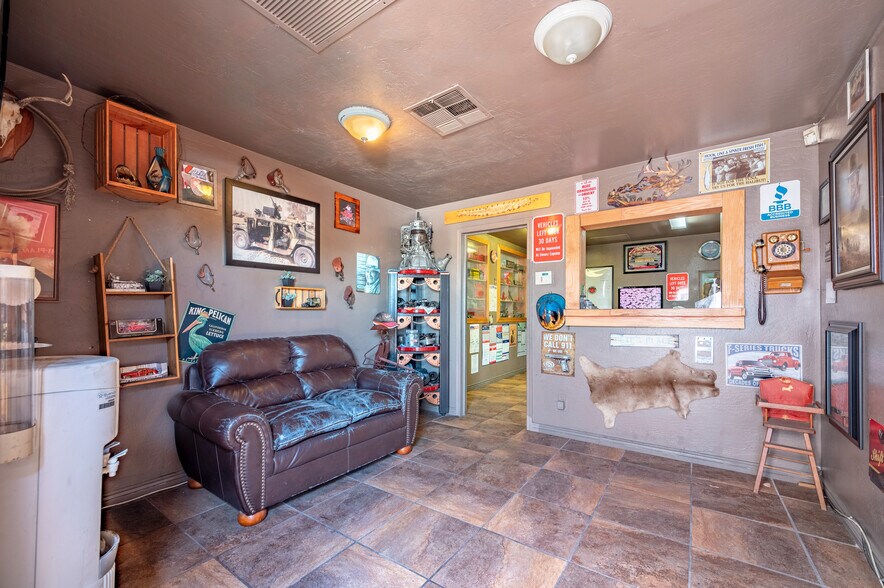 More Photos Of 1832 W Polk St, Phoenix Auto Repair For Sale