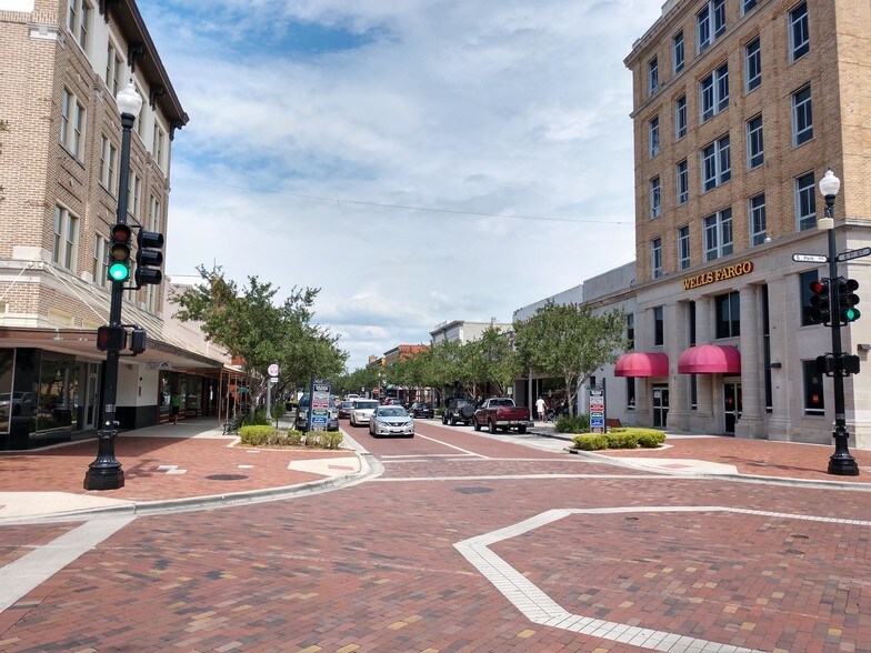 More Photos Of 110 W 1st St, Sanford Loft Creative Space For Lease