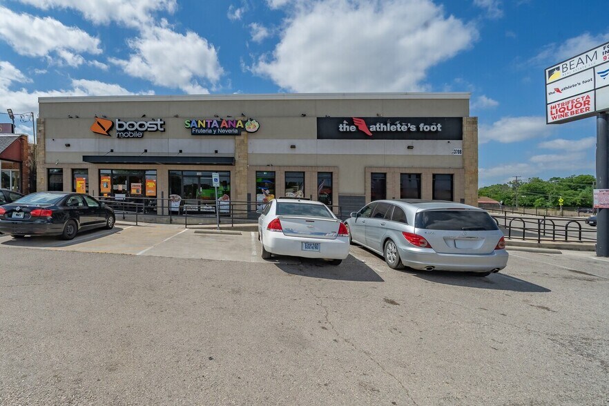 More Photos Of 3708 E Rosedale St, Fort Worth General Retail For Lease