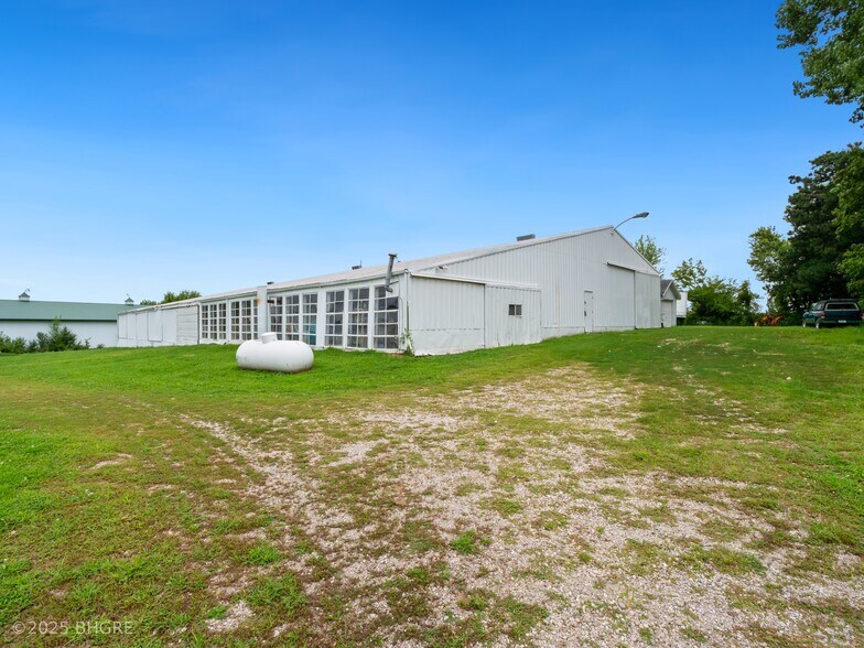 More Photos Of 1247 Illinois Dr, Knoxville Sports And Entertainment For Sale