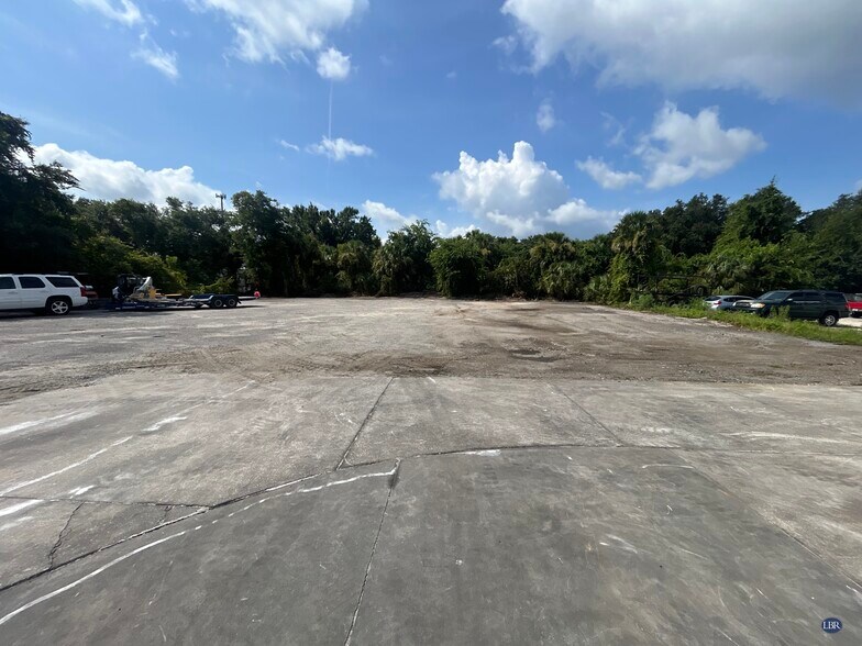 More Photos Of 1325 White Dr, Titusville Warehouse For Lease
