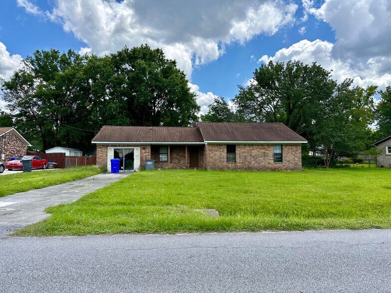 More Photos Of 1141 Bonnie Ln, Mount Pleasant Apartments For Sale