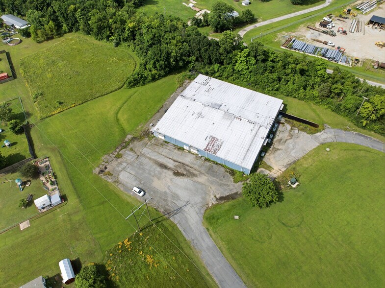 More Photos Of 1000 Warmack, Warner Warehouse For Sale