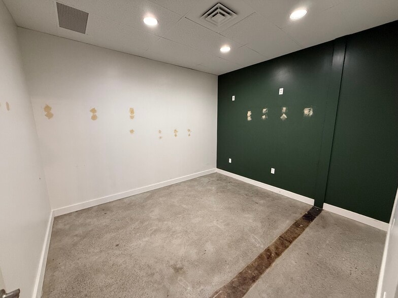 More Photos Of 920 Garland Ave, Spokane General Retail For Lease