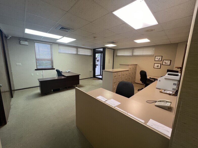 More Photos Of 1932 E Whipp Rd, Dayton Office For Sale
