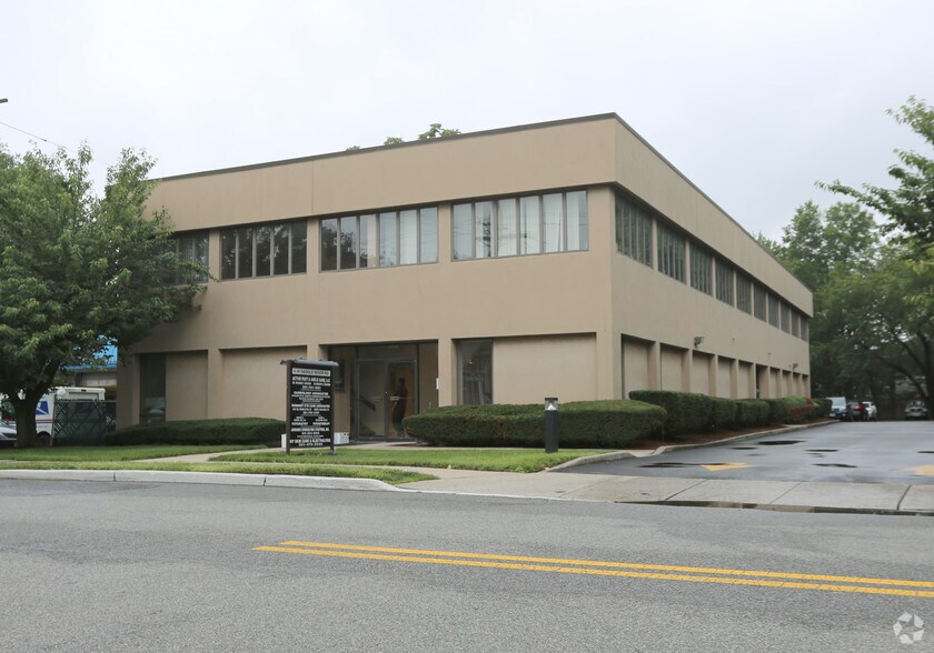 More Photos Of 4-14 Saddle River Rd, Fair Lawn Coworking Space