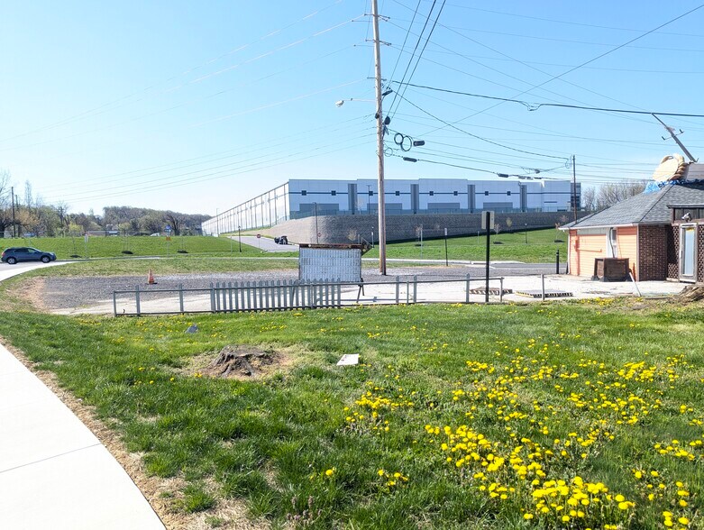 More Photos Of 1066 Mount Rose Ave, York Storefront For Sale