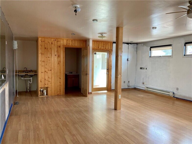 More Photos Of 15688 Davis Ave, Hayward Office For Sale